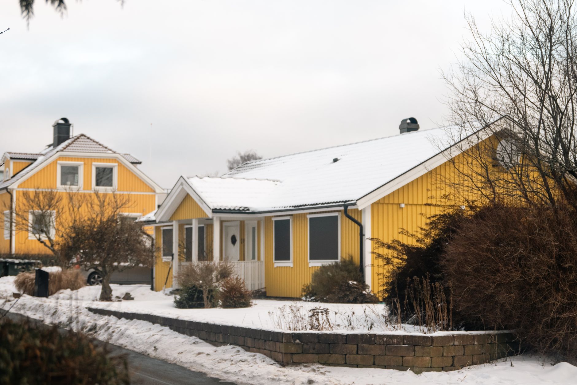 neighbor pays less property tax